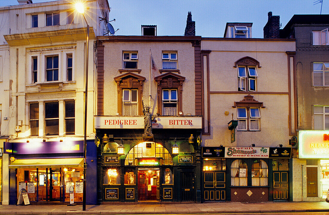 Europe, Great Britain, England, Merseyside, Liverpool, row of houses on Lime Street