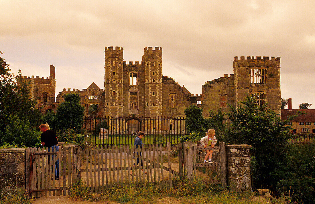 Europe, Great Britain, England, West Sussex, Midhurst, Cowdray Castle