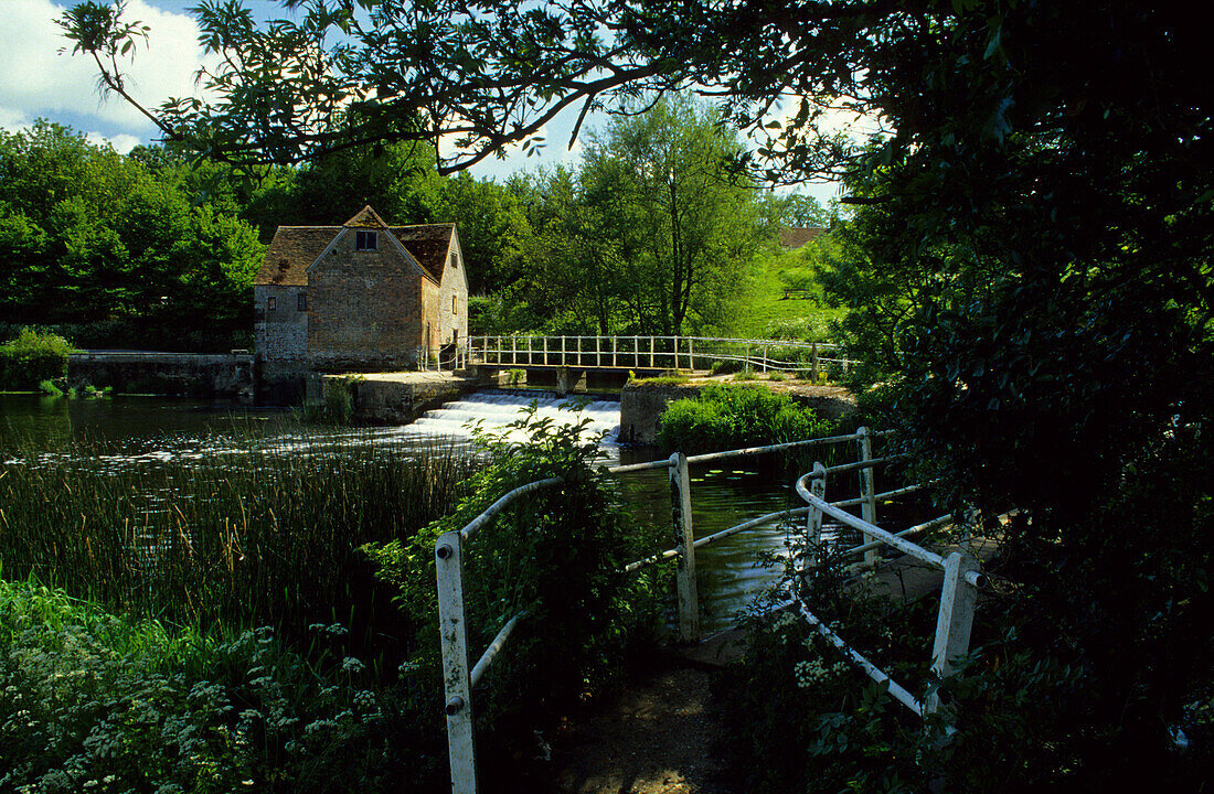 Europe, Great Britain, England, Dorset, watermill in Stourminster Newton