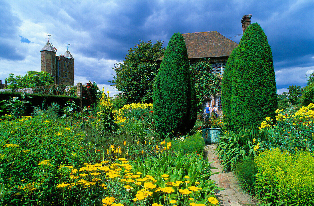 Europe, Great Britain, England, Sissinghurst Castle, [Sissinghurst's garden was created in the 1930s by Vita Sackville-West, poet and gardening writer, and her husband Harold Nicolson, author and diplomat]