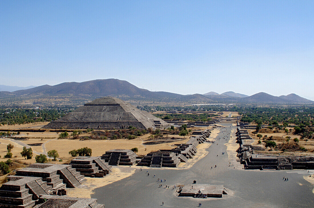 Calzada de los Muertos, Teotihuacan, Mexico