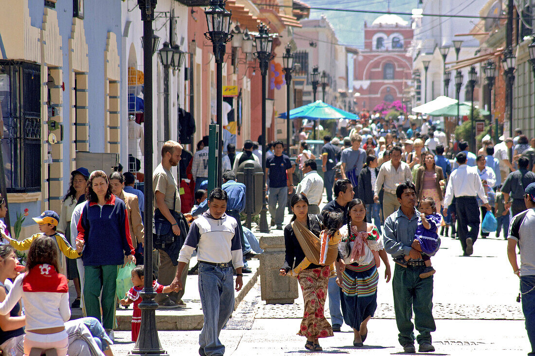 Straßenszene in San Chistobal de las Casas, Chiapas, Mexiko
