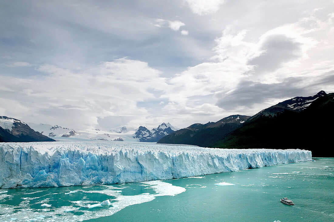 Perito Moreno glacier, Los Glaciares National Park, Patagonia, Argentina, South America