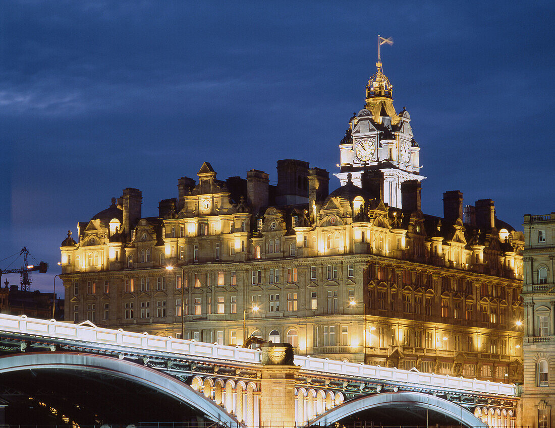 Balmoral Hotel and North Bridge. Edinburgh, Scotland, UK