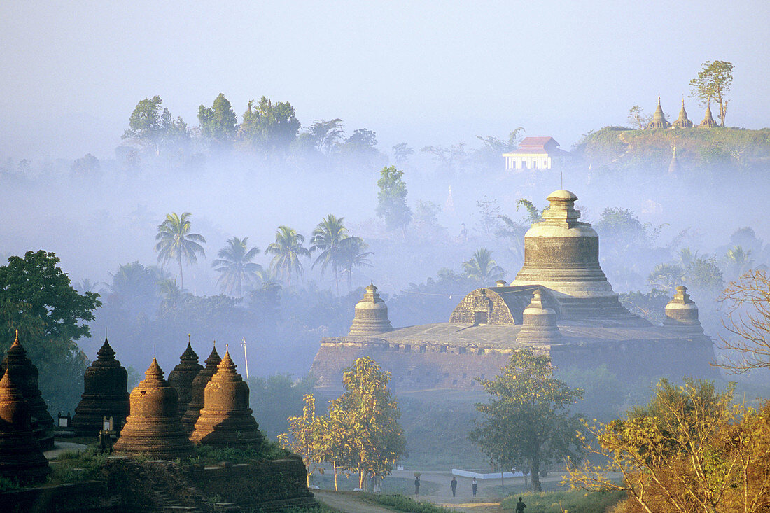 Myanmar, Rakhine State, Mrauk U, temples in morning mist