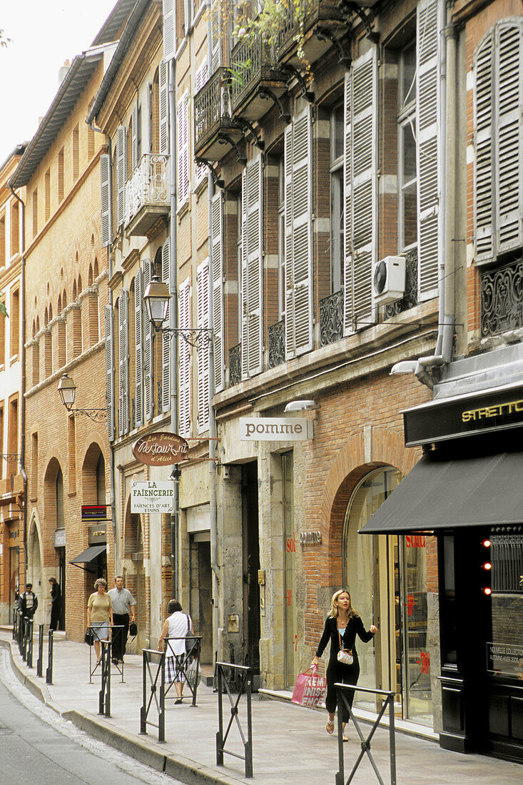 France, Languedoc, Toulouse, street scene