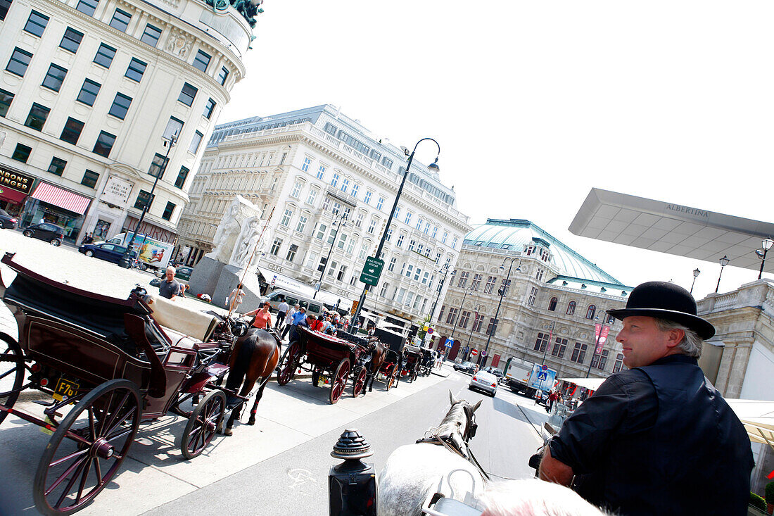 Pferdekutsche, Faiker, Albertinaplatz, Wien, Österreich