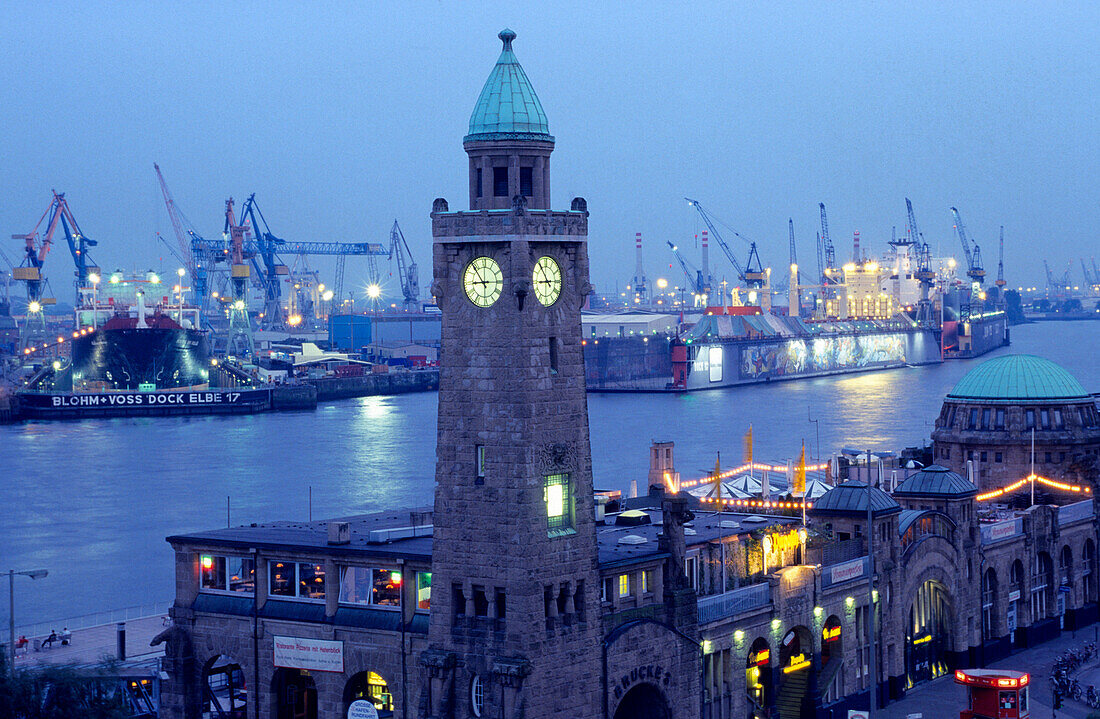Europe, Germany, hanseatic city of Hamburg, port of Hamburg, Landungsbrücken (Jetties)
