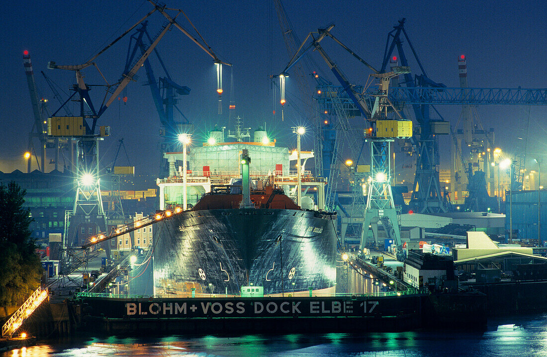 Europe, Germany, Hamburg, Blohm & Voss shipyard and dry-dock Elbe 17