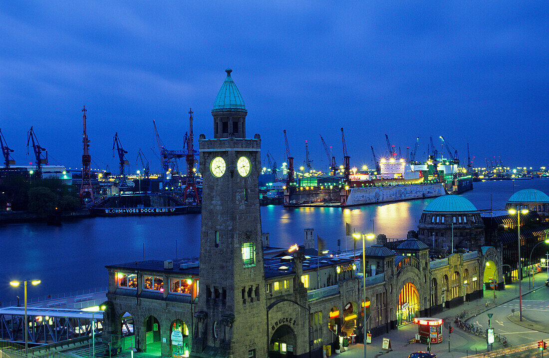 Europa, Deutschland, Hansestadt Hamburg, Landungsbrücken am Hamburger Hafen