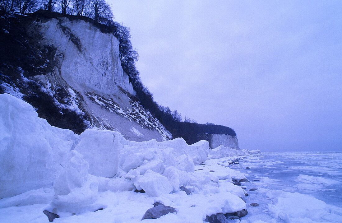 Kreidefelsen im Winter, Nationalpark Jasmund, Insel Rügen, Mecklenburg-Vorpommern, Deutschland