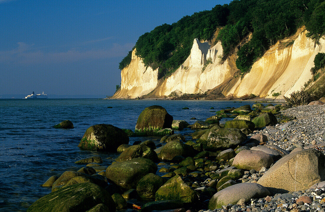 Europe, Germany, Mecklenburg-Western Pomerania, isle of Rügen, Wissower Klinken, chalk cliffs at Jasmund National Park