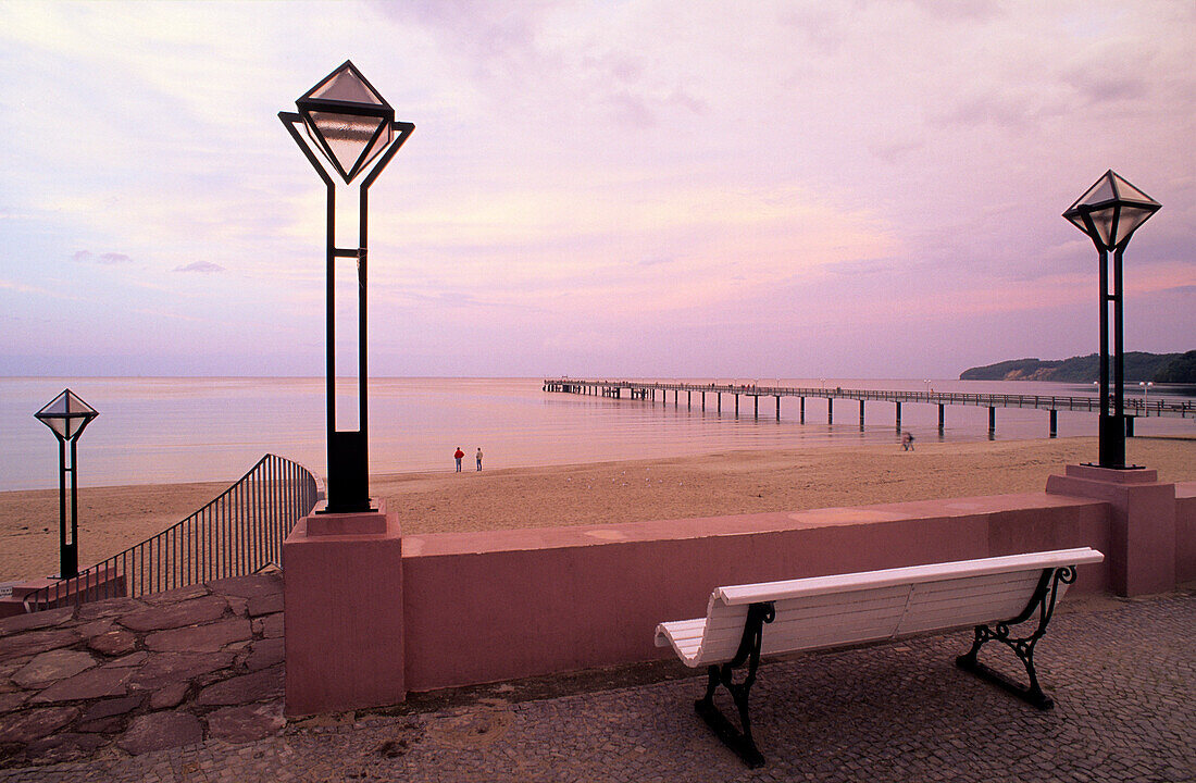 Europe, Germany, Mecklenburg-Western Pomerania, Isle of Rügen, Binz seaside resort, seaside promenade