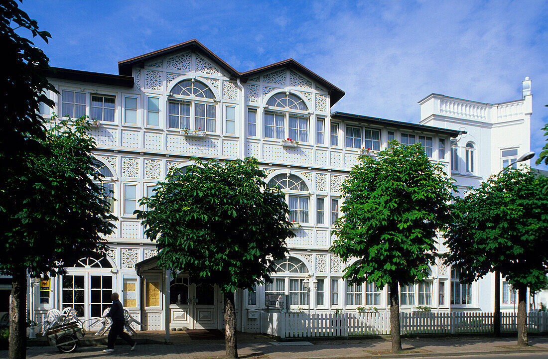 Europa, Deutschland, Mecklenburg-Vorpommern, Insel Rügen, Seebad Binz, Bäderarchitektur, Hotel Deutsche Flagge