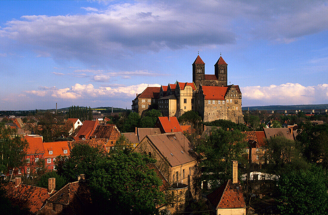 Europe, Germany, Saxony-Anhalt, Quedlinburg, castle hill and the collegiate church of St. Servatius