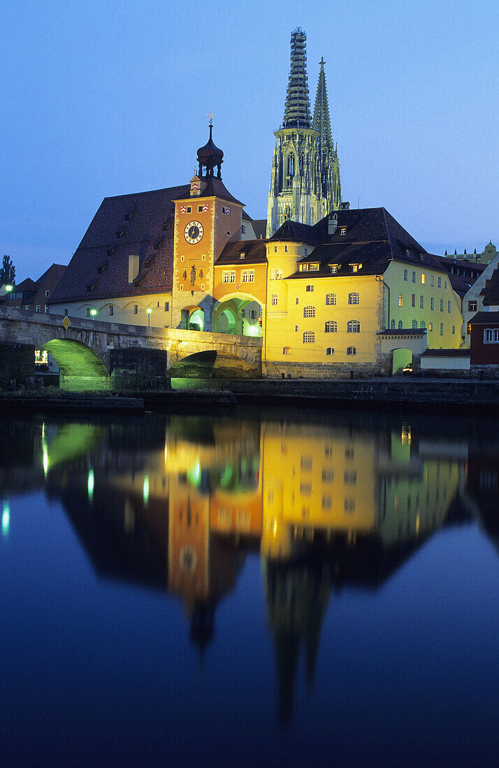 Stone Bridge and Regensburg Cathedral at night, Regensburg, Bavaria, Germany