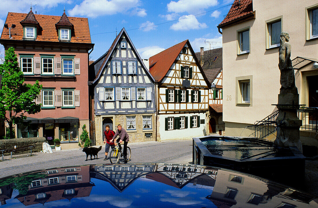 Europa, Deutschland, Baden-Württemberg, Marbach, Altstadt mit dem Geburtshaus von Friedrich Schiller (weiße Fachwerkhaus rechts)