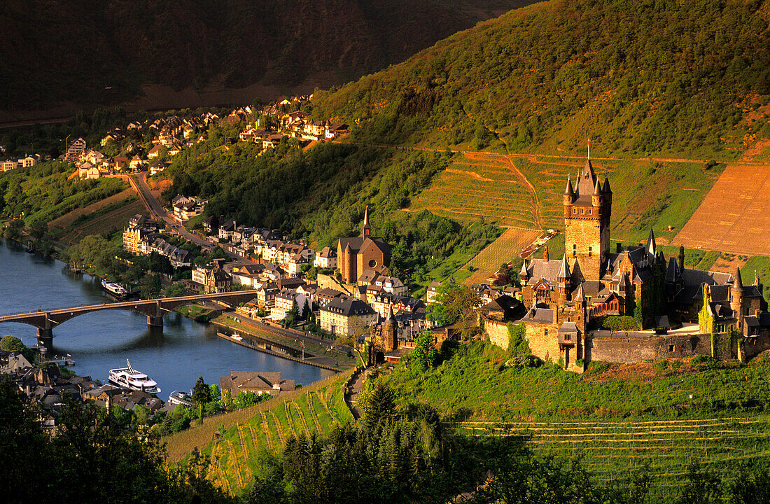 Europe, Germany, Rhineland-Palatinate, Cochem, Reichsburg Cochem in the valley of the Moselle river