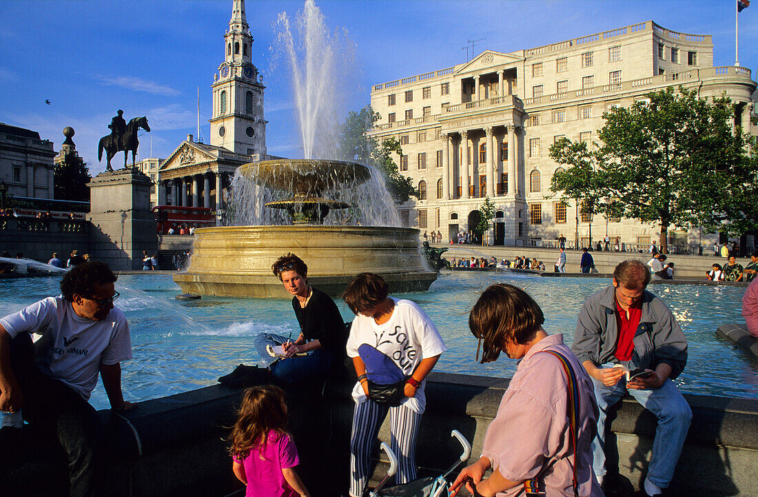 Europe, Great Britain, England, London, Trafalgar Square on a summer day