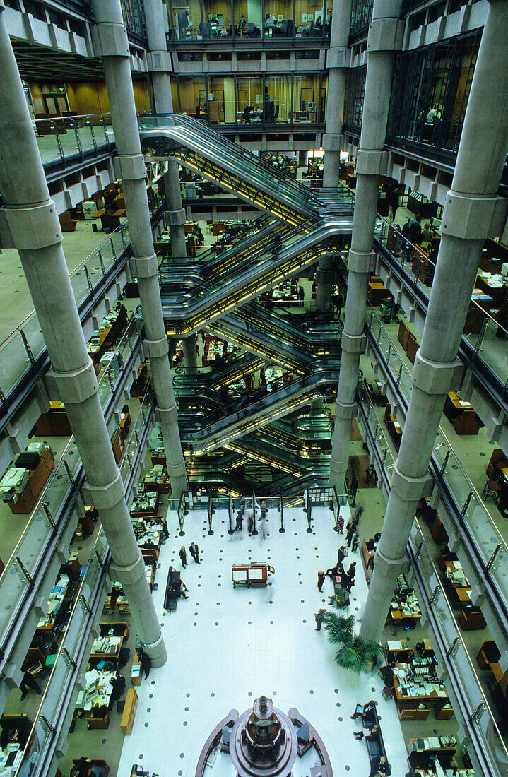 Europe, Great Britain, England, London, Lloyd`s of London [The building was errected from 1978 -1986 by english architect Richard Rogers]