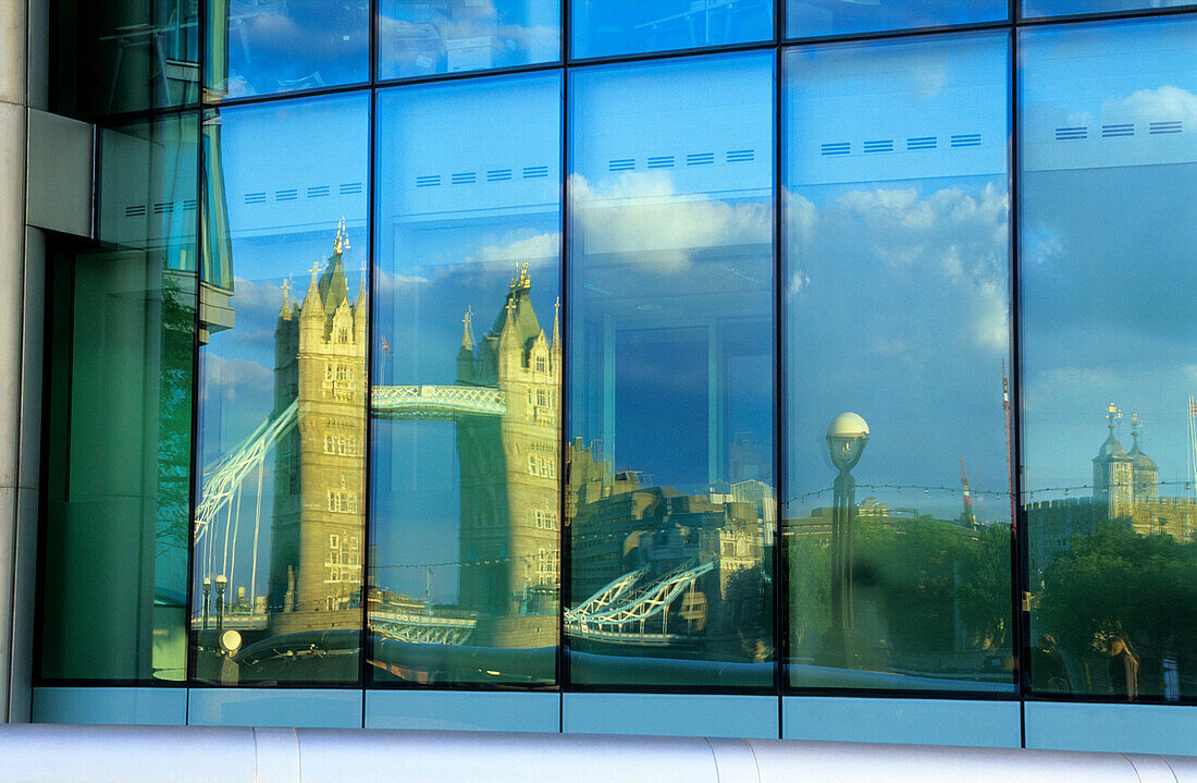 Europe, Great Britain, England, London, reflection of the Tower Bridge on a facade