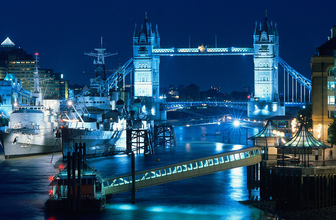 Europe, Great Britain, England, London, Tower Bridge and river Thames