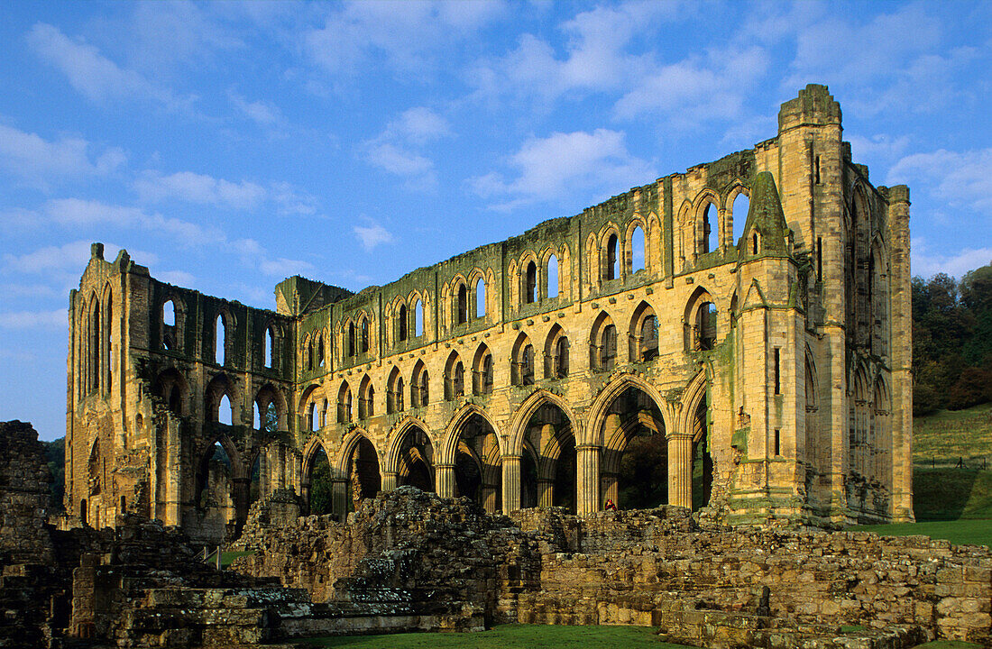 Europe, Great Britain, England, North Yorkshire, Helmsley, Rievaulx Abbey