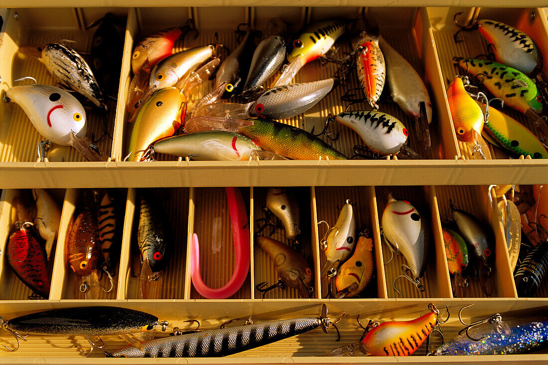 Bass fishing, tackle box – License image – 70207746 ❘ lookphotos