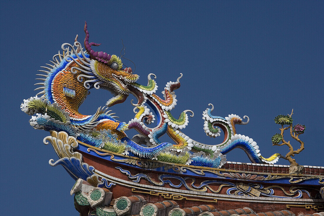 Nov. 2007. Taiwan. Taipei City. Confucius Temple (Zhong' shan). Detail