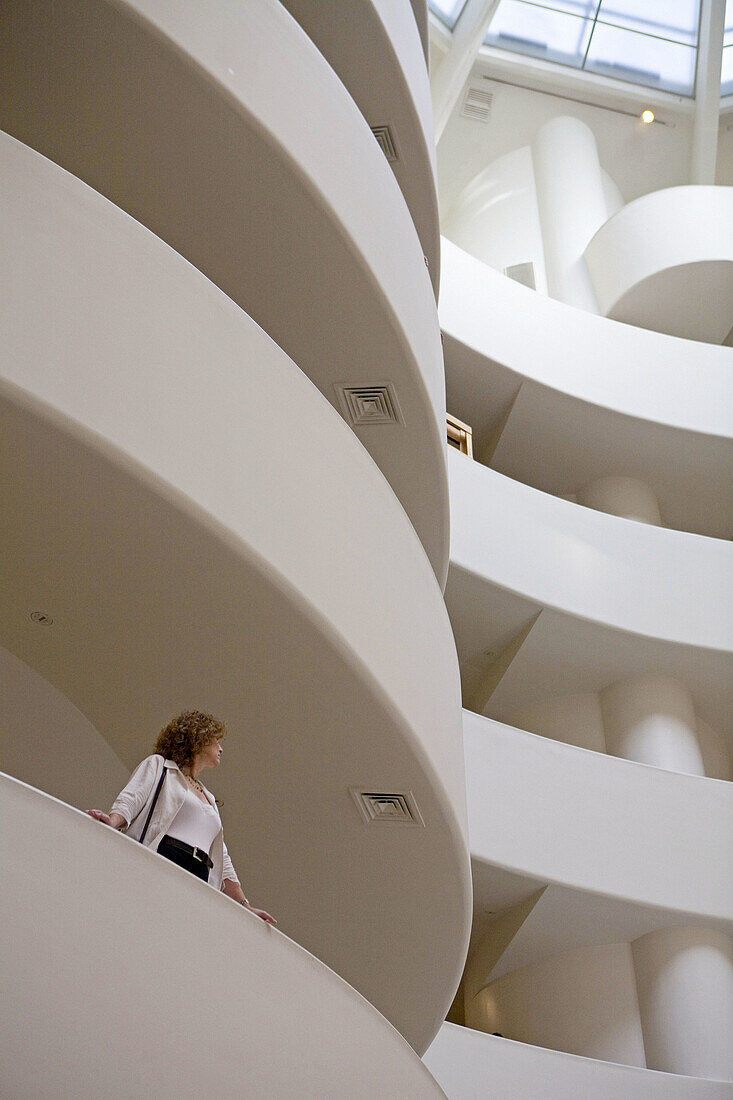 Guggenheim Museum by architect Frank Lloyd Wright (built 1943-1959), Manhattan. NYC, USA