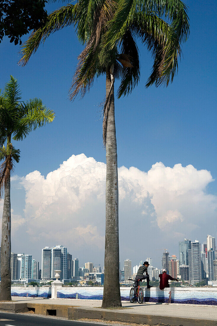 DOWNTOWN WATERFRONT SKYLINE AVENIDA BALBOA PANAMA CITY REPUBLIC OF PANAMA