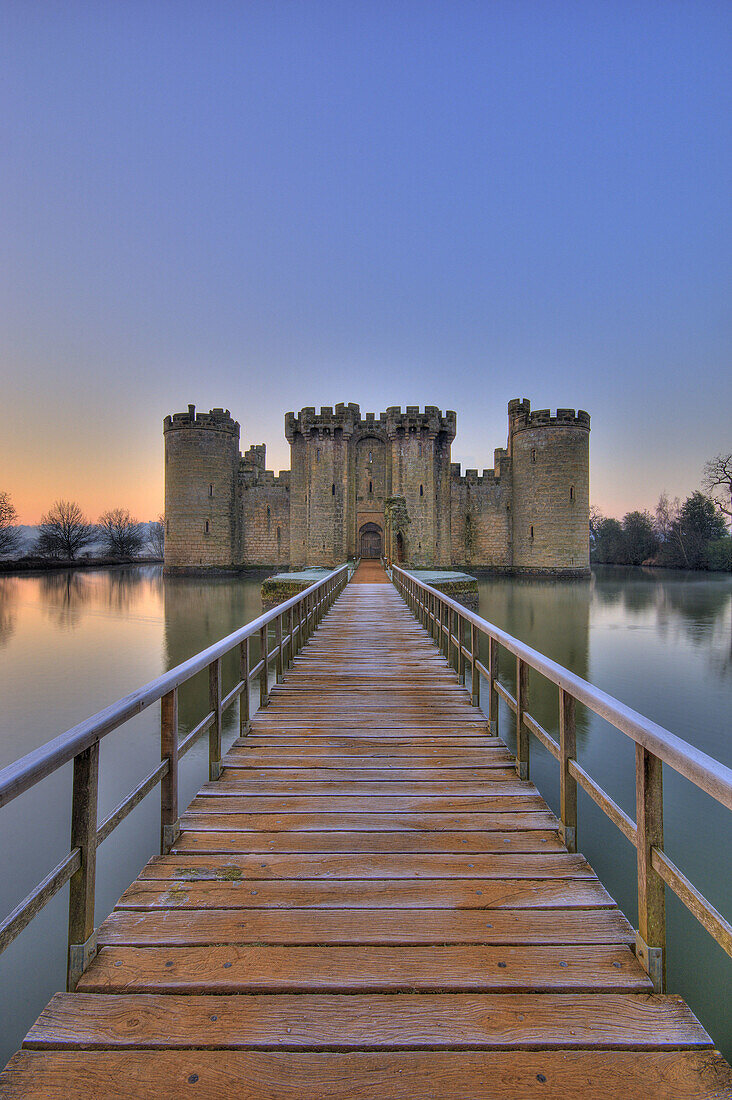 bodiam castle at dawn on winter day east sussex kent border england uk europe