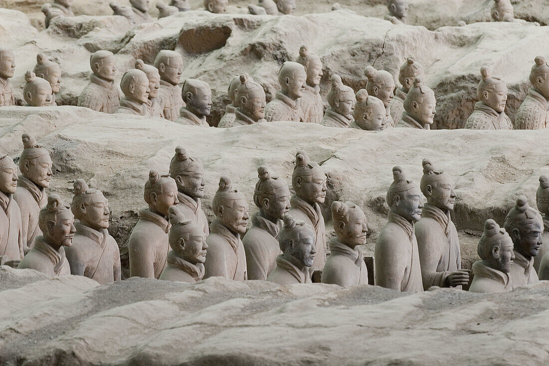 Terracotta warriors from the tomb of First Emperor Qinshihuang in Xi'an Museum. Shaanxi, China
