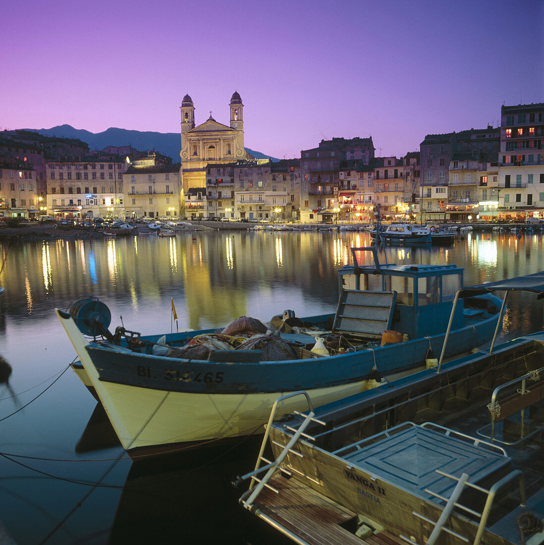 Alter Hafen und Kirche Saint-Jean-Baptiste, Bastia. Korsika, Frankreich