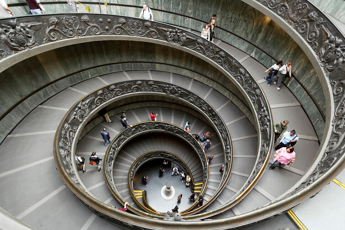 Treppenaufgang der Vatikanischen Museen, Vatikanstadt, Rom, Italien