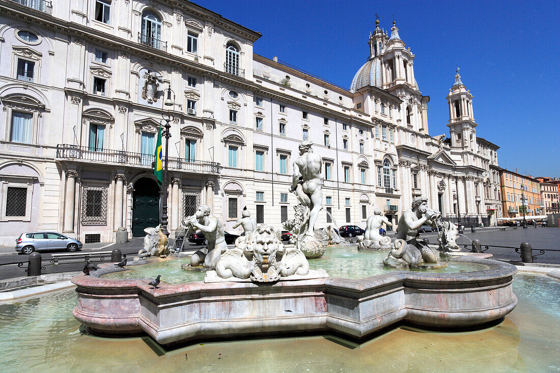 Fontana del Moro, Piazza de Navona, Rome, Italy