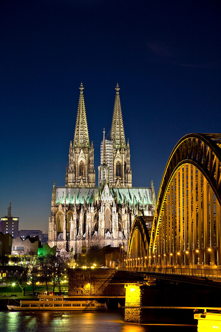 Kölner Dom, Hohenzollernbrücke und Rhein, Köln, Nordrhein-Westfalen, Deutschland, Europa