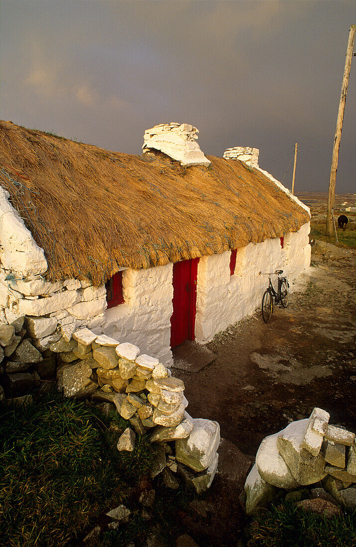 Cottage in Knock, Lettermullen peninsula, Connemara, Co. Galway, Ireland, Europe