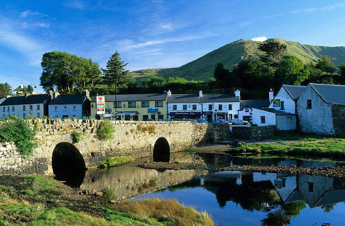 Village of Leenaun, Connemara, County Galway, Ireland, Europe