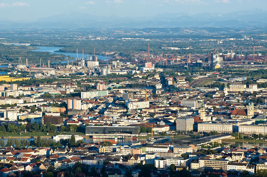 Blick auf die Stadt Linz an der Donau, Linz, Oberösterreich, Österreich