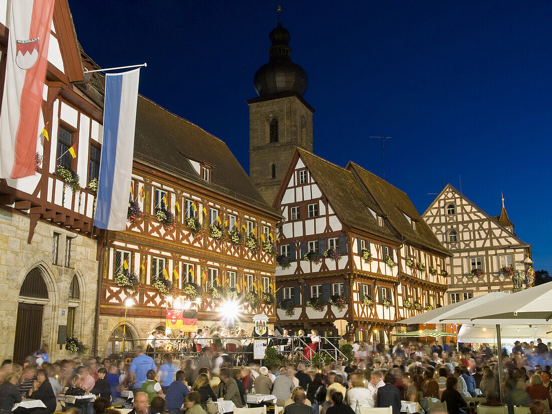 Altstadtfest auf dem Rathausplatz, Forchheim, Franken, Deutschland