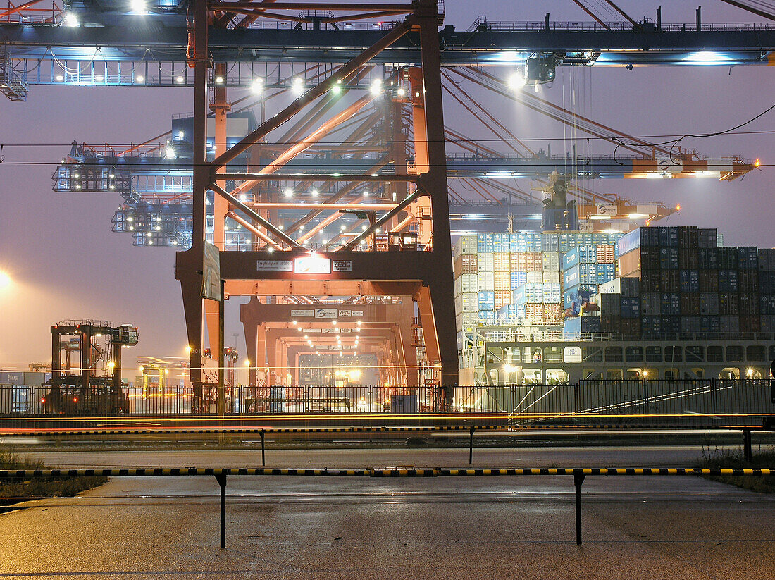 Portalkräne im Containerhafen, Hamburg, Deutschland