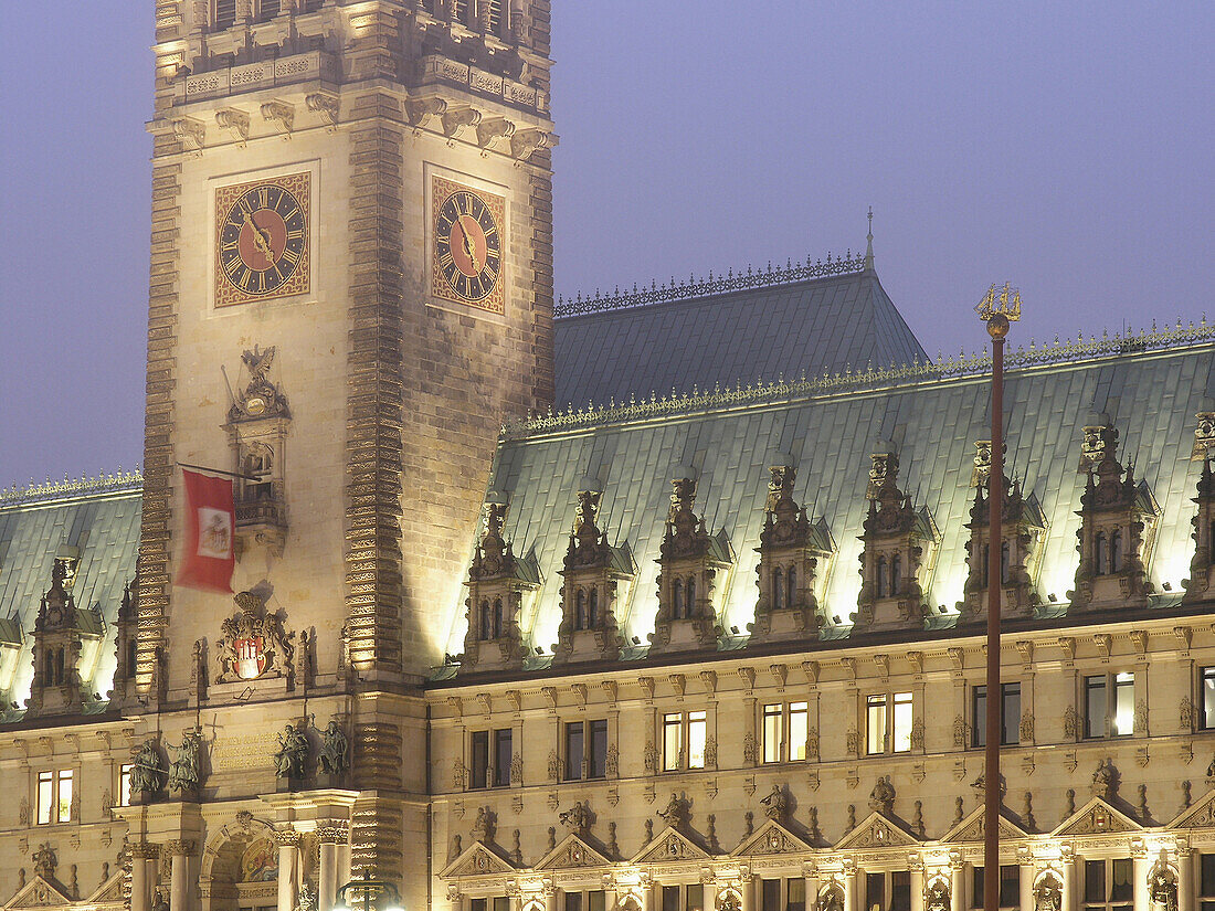 Rathaus bei Nacht, Hamburg, Deutschland