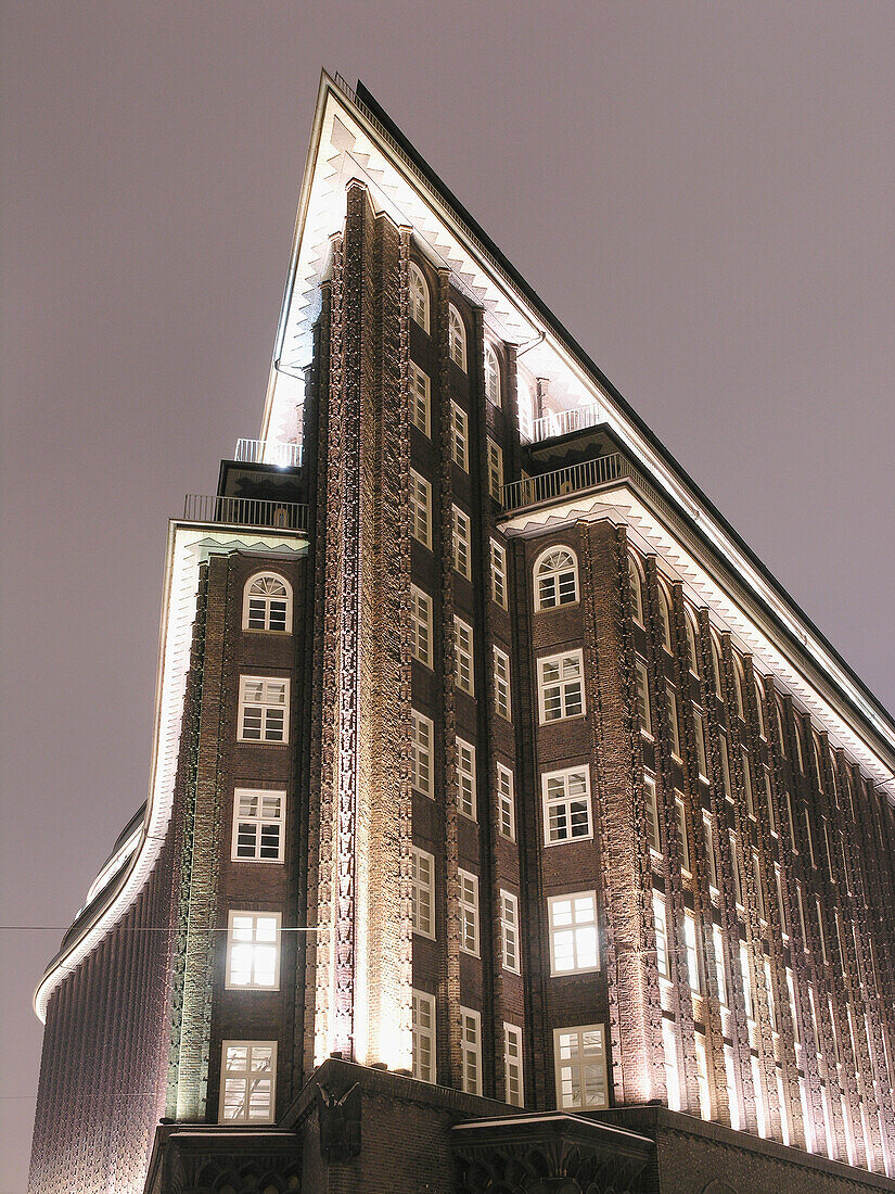 Beleuchtetes Chilehaus, Hamburg, Deutschland