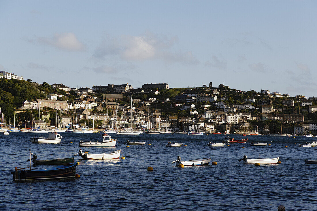 Blick auf Polruan, Cornwall, England, Großbritannien