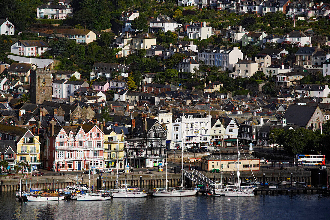 Blick auf Dartmouth mit Hafen, Dartmouth, Devon, England, Großbritannien