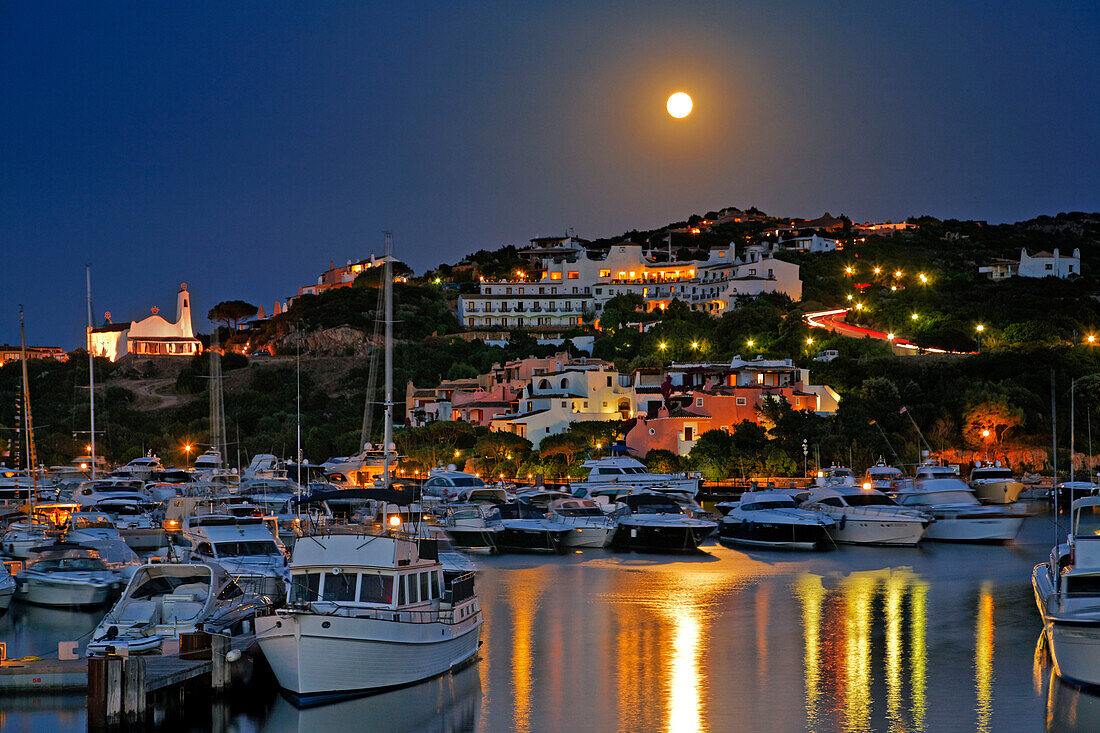 Sardinien Costa Smeralda Porto Cervo Hafen Stella Maris Kirche