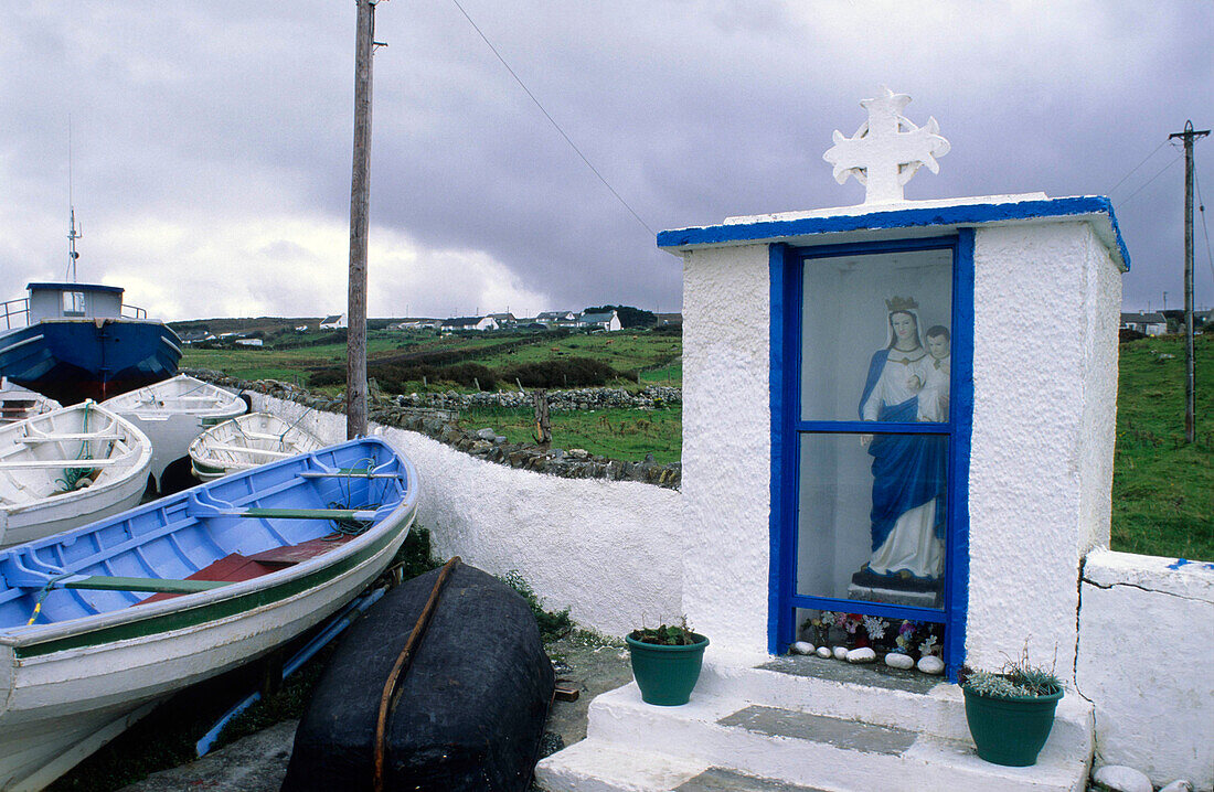 Europe, Great Britain, Ireland, Co. Donegal, Magheraroarty Pier near Gortahork