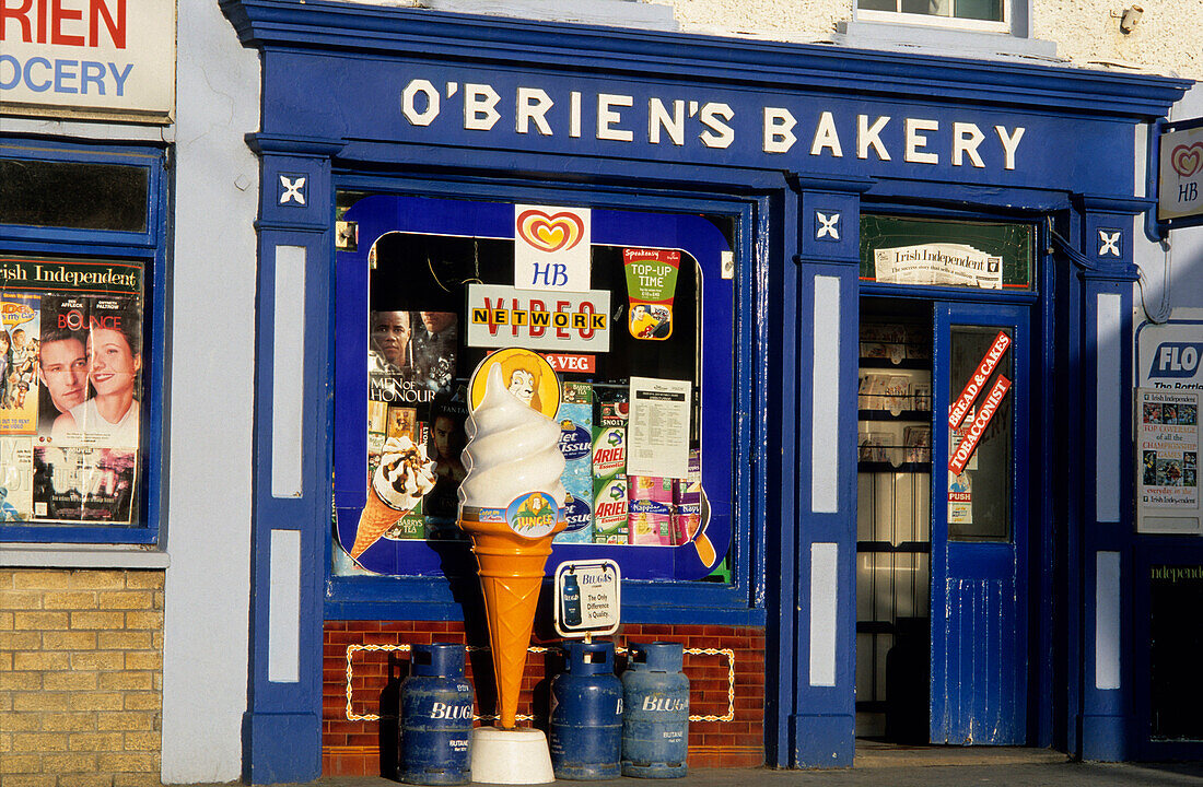 Europe, Great Britain, Ireland, Co. Clare, Ennistymon, O'Brien's Bakery