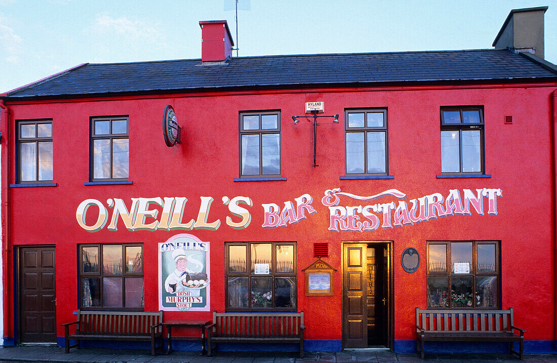 Europe, Great Britain, Ireland, Co. Cork, Ring of Beara, Pub O'Neill's in Allihies